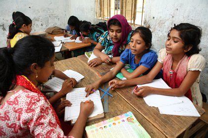 paano tumutulong ang unicef sa mga kabataan|Child Rights Education: Framing Your Pedagogy the UNICEF Way.